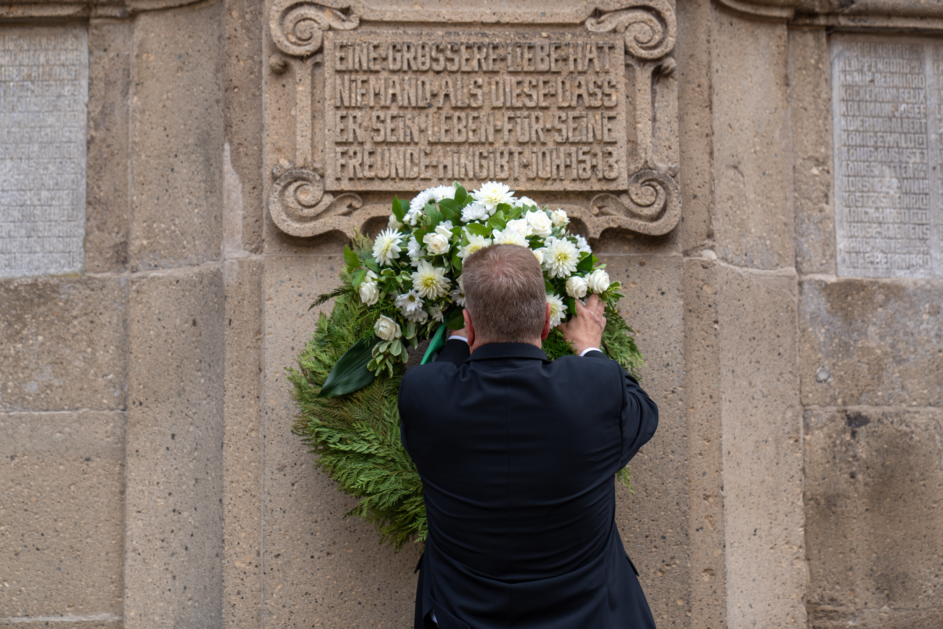 Kranzniederlegung am Ehrenmal der Bürgerschützen-Gesellschaft Greven